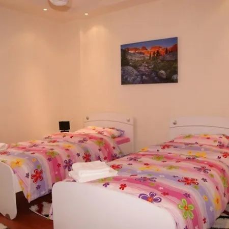 5 Star With Majestic Views, 1036 Vila