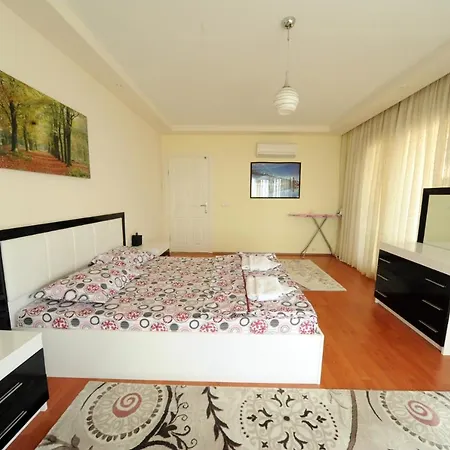 Vila 5 Star With Majestic Views, 1036 *